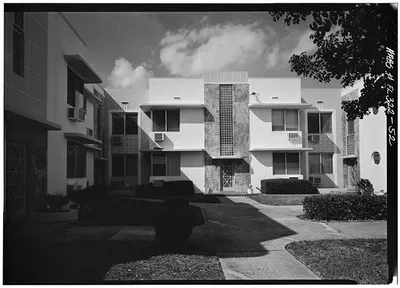 loc-60.-1604-PENNSYLVANIA-AVENUE-VIEW-OF-COURTYARD-SOUTH-ELEVATION-Miami-Beach-A.jpg