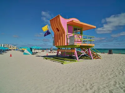 loc-Even-the-lifeguard-stands-in-the-trendy-South-Beach-section-of-Miami-Beach-F.jpg