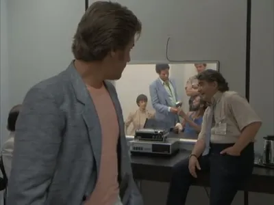 ia-MIAMI-VICE-1984-1990-0-miami-vice-1.thumbs-Miami-Vice-S01E04-Cool-Runnin-_002.jpg