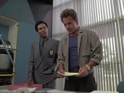 ia-MIAMI-VICE-1984-1990-0-miami-vice-1.thumbs-Miami-Vice-S03E02-Stone-s-War_0021.jpg