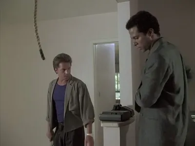 ia-MIAMI-VICE-1984-1990-0-miami-vice-1.thumbs-Miami-Vice-S03E02-Stone-s-War_0024.jpg