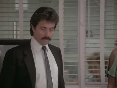 ia-MIAMI-VICE-1984-1990-0-miami-vice-1.thumbs-Miami-Vice-S03E15-Duty-and-Honor-a.jpg