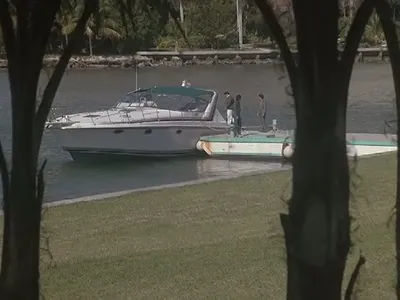 ia-MIAMI-VICE-1984-1990-0-miami-vice-1.thumbs-Miami-Vice-S03E19-Red-Tape_001445..jpg