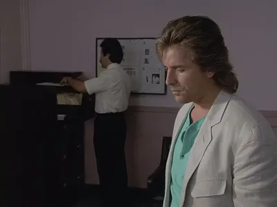 ia-MIAMI-VICE-1984-1990-0-miami-vice-1.thumbs-Miami-Vice-S04E21-Deliver-Us-from-.jpg