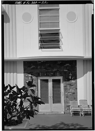 loc-22.-760-JEFFERSON-AVENUE-DETAIL-OF-ENTRANCE-SHOWING-BRICK-SURROUND-Miami-Bea.jpg