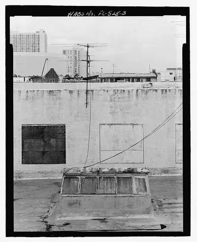 loc-3.-Roof-showing-skylight-Monitor-on-433-447-North-Miami-Avenue-is-visible-in.jpg