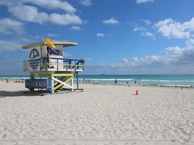 lifeguard_stand_-_miami_beach