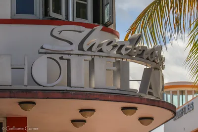 Miami__Art_Deco_Historic_District__2_-15