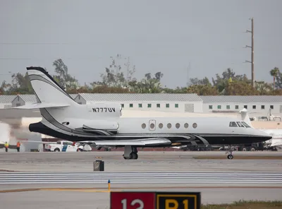 N777UV_Falcon_50_Rennia_Aviation