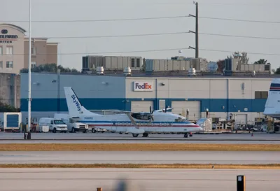 N381MQ_Shorts_SD-360_Sky_Way_Enterprises