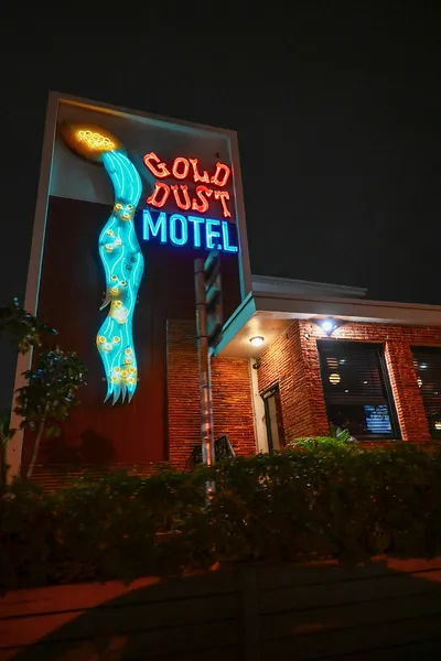 Gold_dust_motel