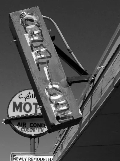 Motel_Office_Sign