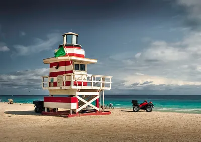 Lifeguard_Tower_in_South_Beach__Miami_Beach__Florida
