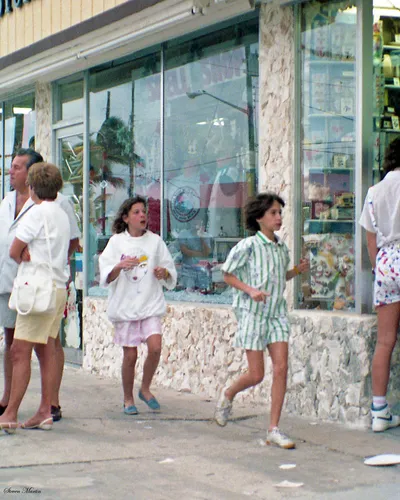 Two_Girls_Running__Hollywood__FL__1985