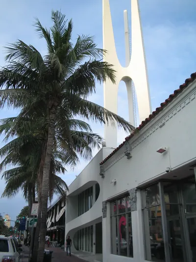 Modern_Art_Deco_Facade_IMG_3396