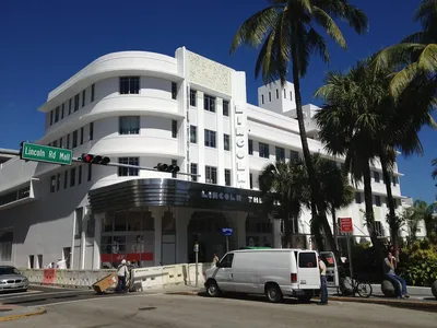 Lincoln_Theeater_Restoration_and_Conversion_to_H_M_Lincoln_Road_Mall