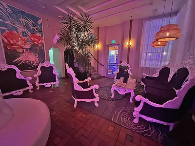 Hotel_Lobby
