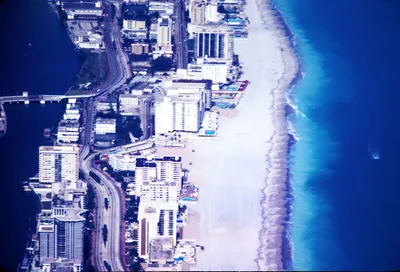 Arial_View_of_the_Atlantic_Ocean_Beachfront_Miami_Beach_Florida_USA_November_1981_001