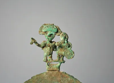 Copper_Disk_Ornament_with_Musicians