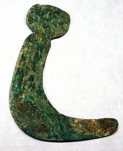Copper_Knife_with_Sickle_Shaped_Blade