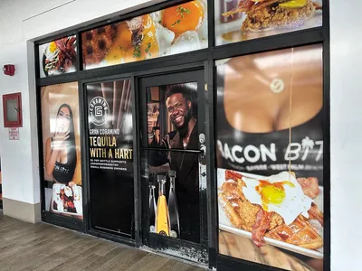 Bacon_Bitch_Restaurant_Bayside_Marketplace_Downtown_Miami