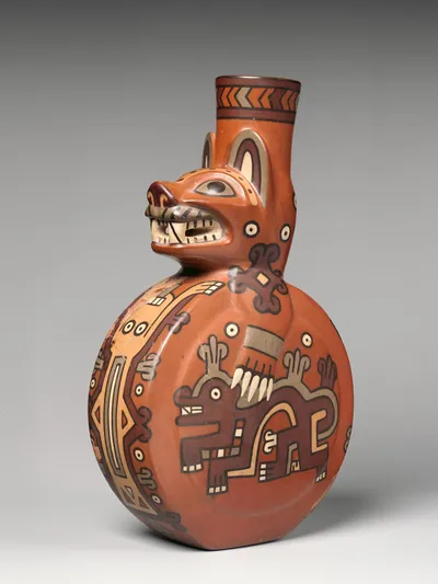 Bottle_in_the_shape_of_a_feline