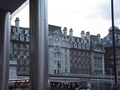 London_Victoria_Station__8103884565_.jpg