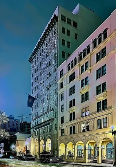 City_National_Bank_Building___taller_Building___121_Southeast_1st_Street__Miami__Florida__USA___Built__1925-1926___Architect__Hampton_and_Ehmann___Floors__11___Added_to_NRHP__January_4__1989___Archite