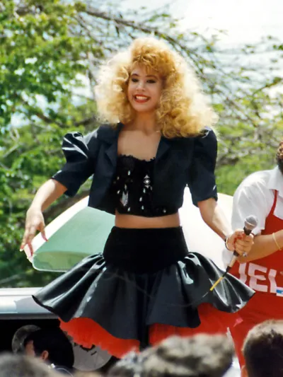 Salsa_Singer_Calle_Ocho_Street_Festival__1990