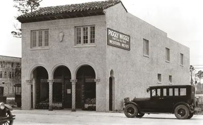 Piggly_Wiggly_grocery_store-_Coral_Gables__Florida__9363037147_.jpg