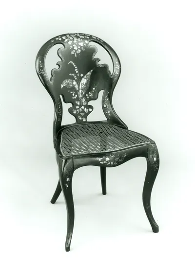 Papier-m_ch__side_chair