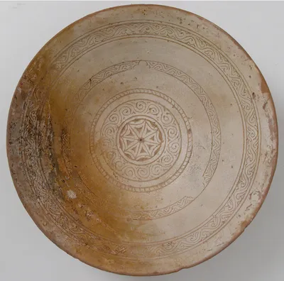Bowl_with_Geometric_Rosette