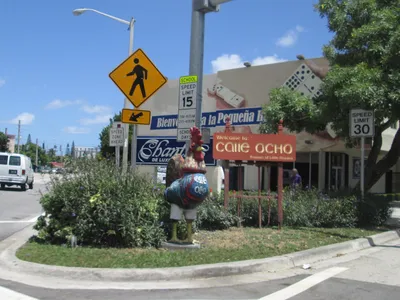 Peque_a_Habana-Miami__Florida_USA._-_panoramio.jpg