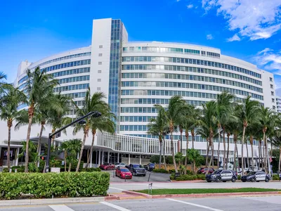 Miami_Series_-_Fontainebleau_Hotel
