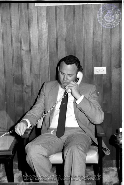 Sr._Betico_Croes_na_hospital_y_den_Vip_Room_preparando_pa_bay_Miami_-_7_augustus_1985__Image___10