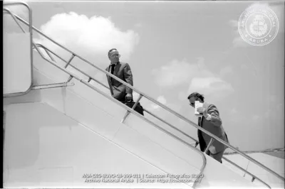 Sr._Betico_Croes_a_bay_Miami_pa_un_operacion_-_3_september_1985__Image___11