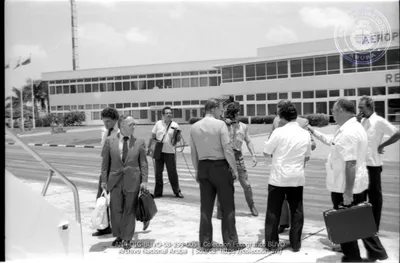 Sr._Betico_Croes_a_bai_Miami_pa_un_Operacion__3_september_1985__Image___5