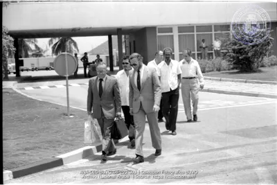 Sr._Betico_Croes_a_bai_Miami_pa_un_Operacion__3_september_1985__Image___3