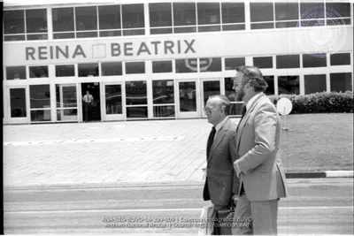Sr._Betico_Croes_a_bai_Miami_pa_un_Operacion__3_september_1985__Image___9