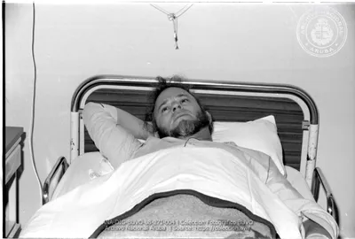 Sr._Betico_Croes_na_hospital_y_den_Vip_Room_preparando_pa_bay_Miami_-_7_augustus_1985__Image___4