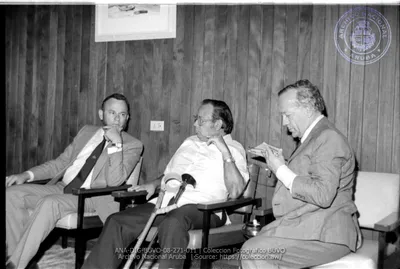Sr._Betico_Croes_na_hospital_y_den_Vip_Room_preparando_pa_bay_Miami_-_7_augustus_1985__Image___11