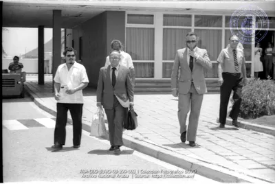 Sr._Betico_Croes_a_bai_Miami_pa_un_Operacion__3_september_1985__Image___2