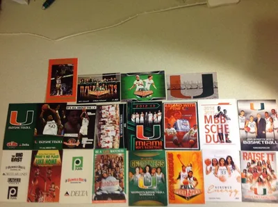 MIAMI_HURRICANES_BASKETBALL_POCKET_SCHEDULE_16_LOT_1989-16_COLLEGE_CANES_--_mariaf305