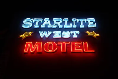 Starlite_West_Motel_Neon_Sign_Miami