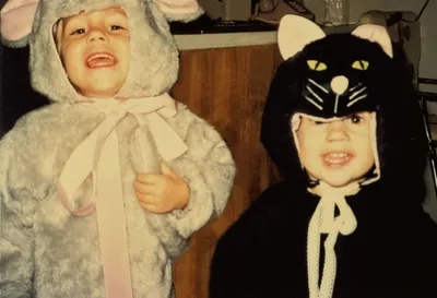 Two_Little_Boys_Dressed_as_Cat_and_Mouse_1985
