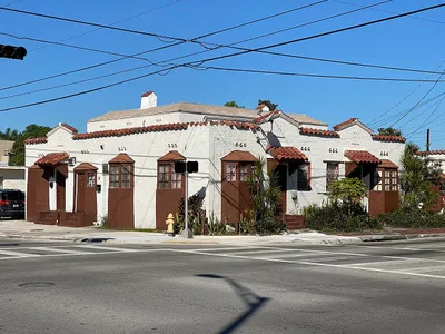 Little_Havana_Apartment_Building_built_1924_-_Miami_Florida_2020.jpg