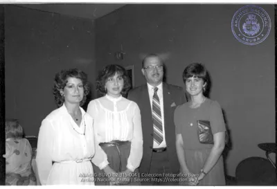 Delegacion_di_Aruba_Gezaghebber_Figaroa_Diputado_Nelson_Oduber-_Daniel_Leo-_B._Arends-_V._van_Trigt-_A._Muyale_a_biaha_pa_Miami__Image___4