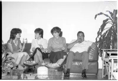 Delegacion_di_Aruba_Gezaghebber_Figaroa_Diputado_Nelson_Oduber-_Daniel_Leo-_B._Arends-_V._van_Trigt-_A._Muyale_a_biaha_pa_Miami__Image___13
