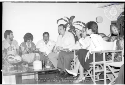 Delegacion_di_Aruba_Gezaghebber_Figaroa_Diputado_Nelson_Oduber-_Daniel_Leo-_B._Arends-_V._van_Trigt-_A._Muyale_a_biaha_pa_Miami__Image___19