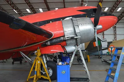 Douglas_C-47B_Dakota__G-ANAF___22897742573_.jpg